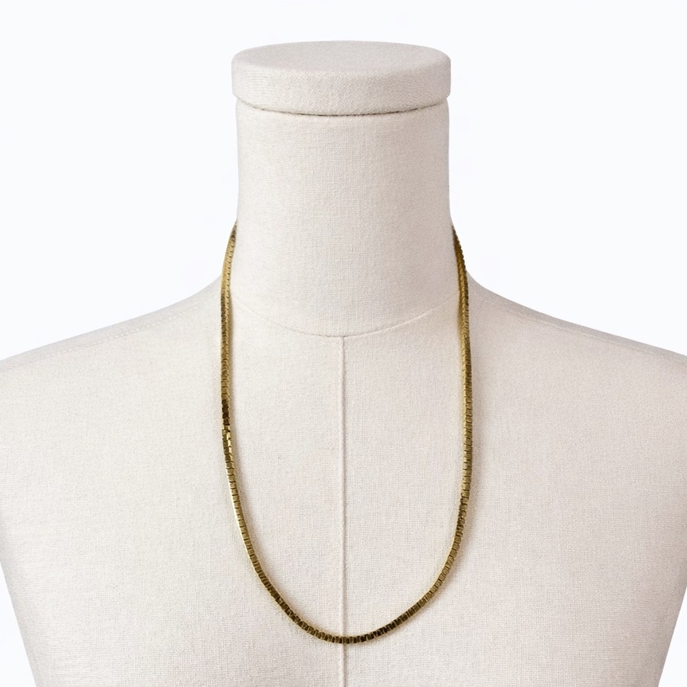 Vintage Elegant Gold Tone Box Necklace. Excellent Condition.